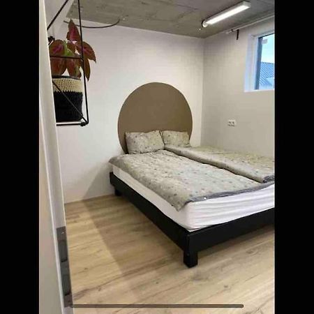 הוואגרדי Modern Garage Suite - Free Parking & Self Check In מראה חיצוני תמונה